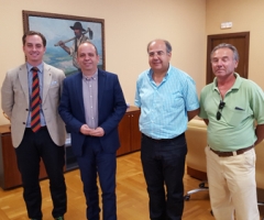 El presidente de la Federación Extremeña de Caza se reúne con el nuevo Consejero de Medio Ambiente para abordar la actividad cinegética en la región